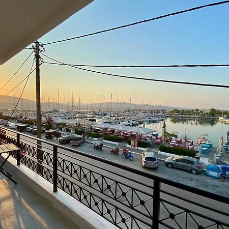 Modern Marina Vista 公寓