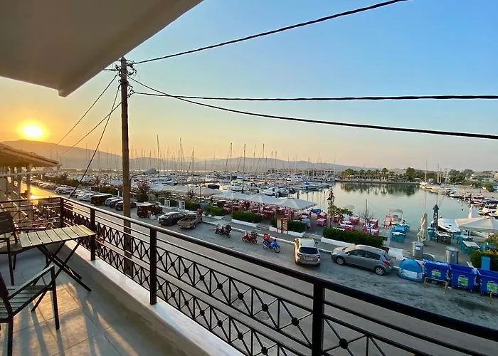Modern Marina Vista Apartment