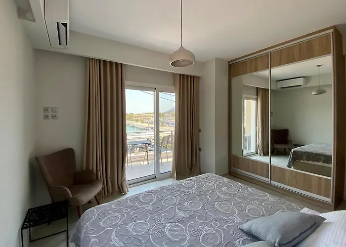 Modern Marina Vista